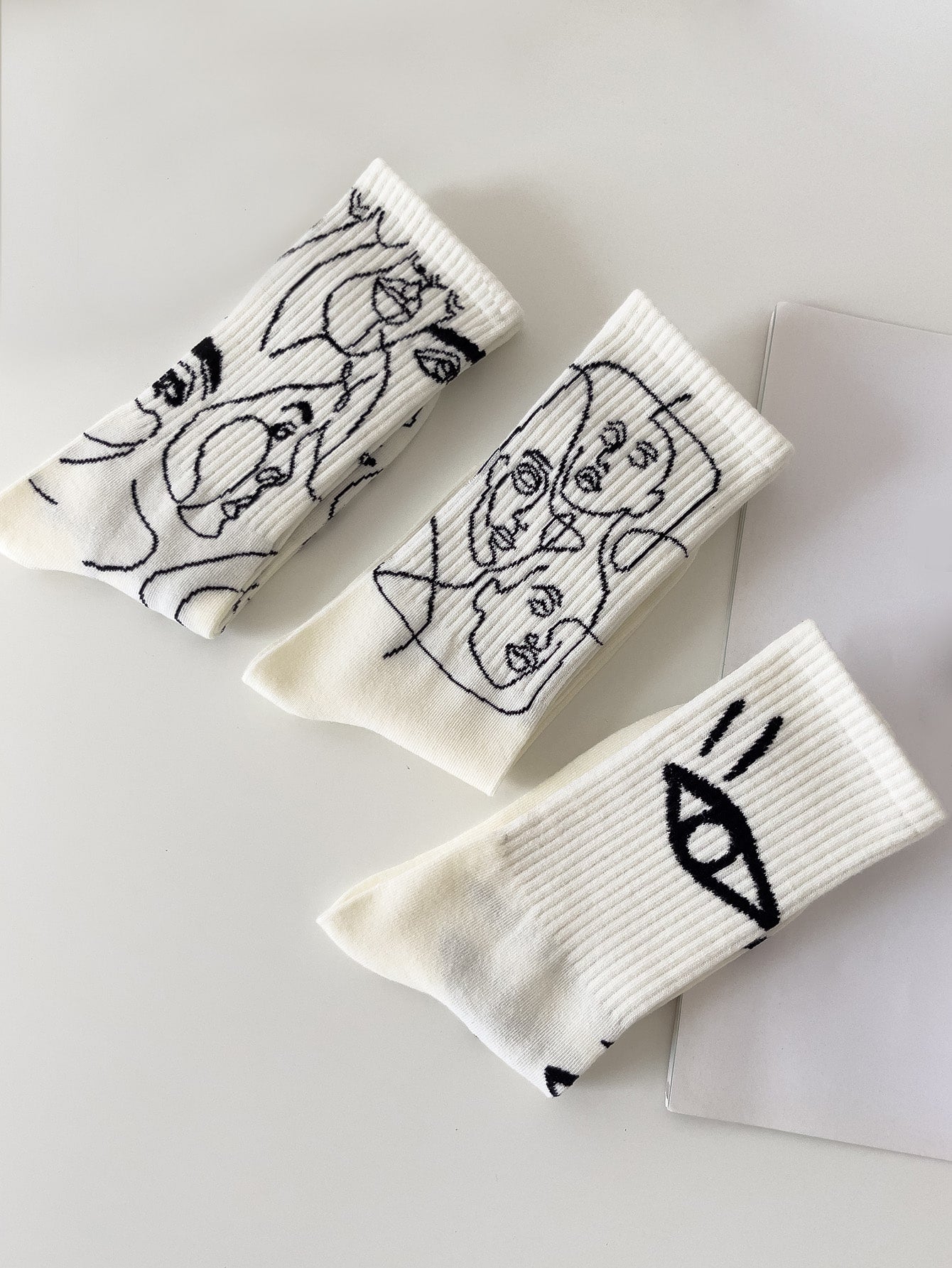 3-pairs Mid calf Socks With Abstract Figure