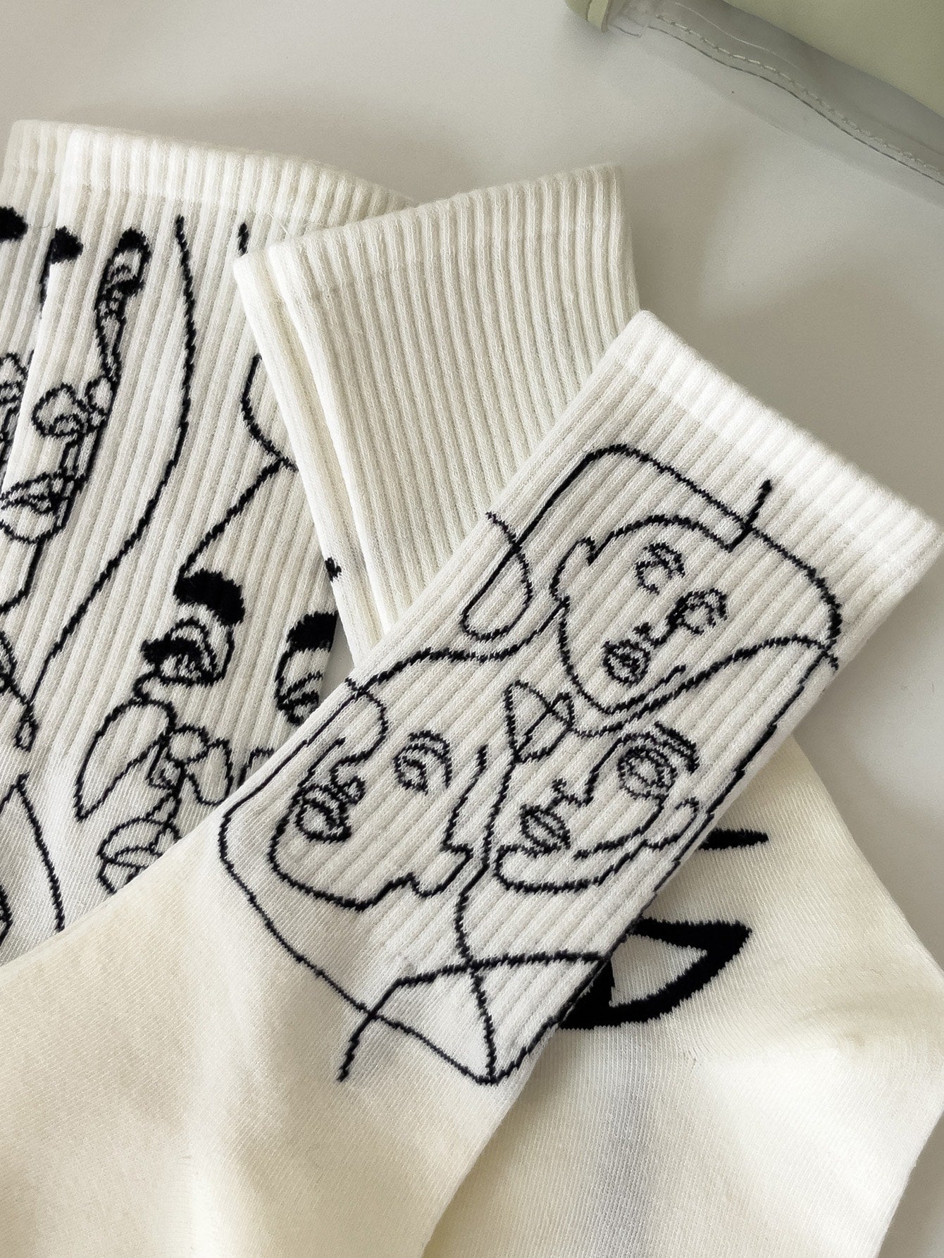 3-pairs Mid calf Socks With Abstract Figure
