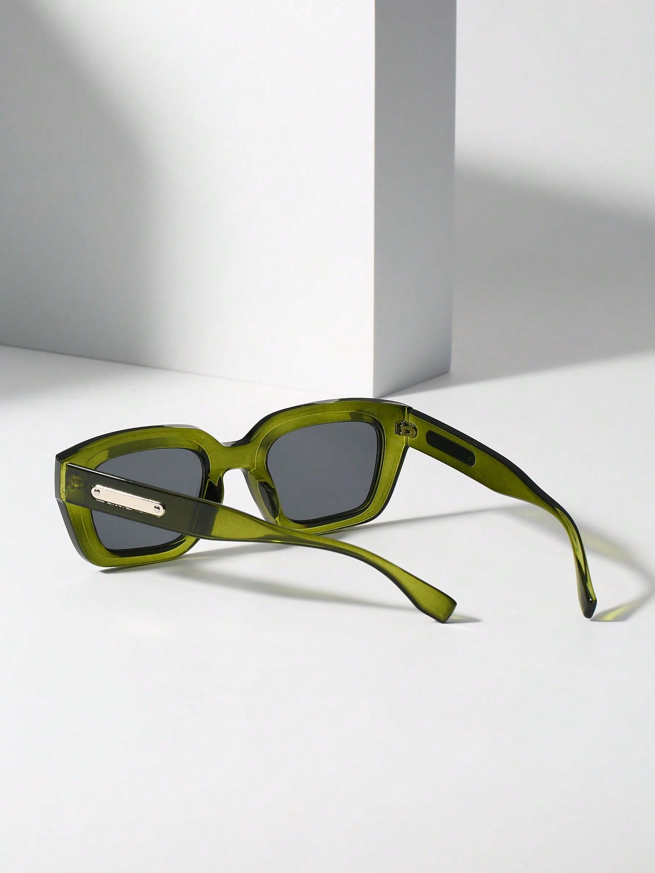 Trendy Green Tinted Sunglasses