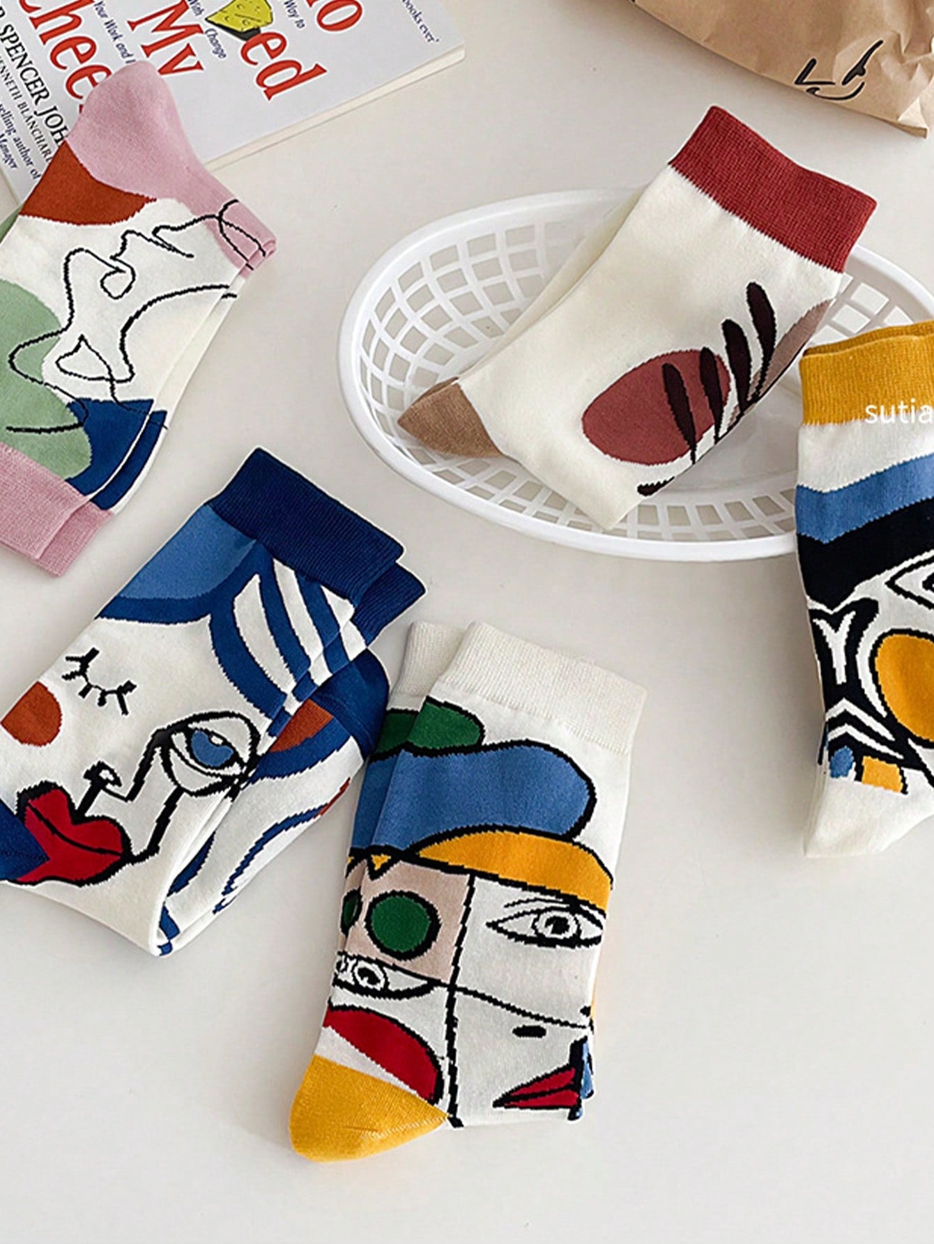 5 Pairs of Fashionable Creative Face and Lines Socks