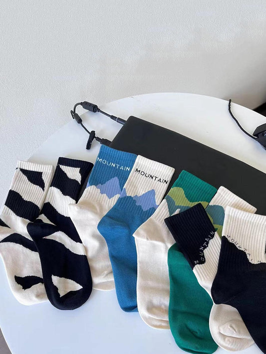 4 Pairs Letter Graphic Crew Socks
