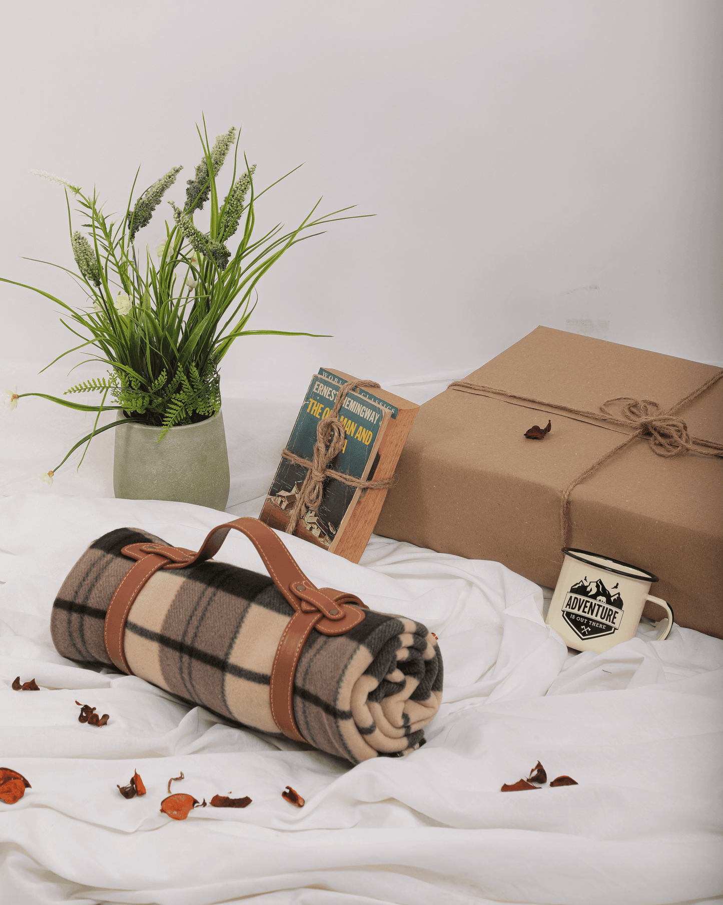 Cozy Fleece Blanket: Stylish Winter Wrap with Belt Tie