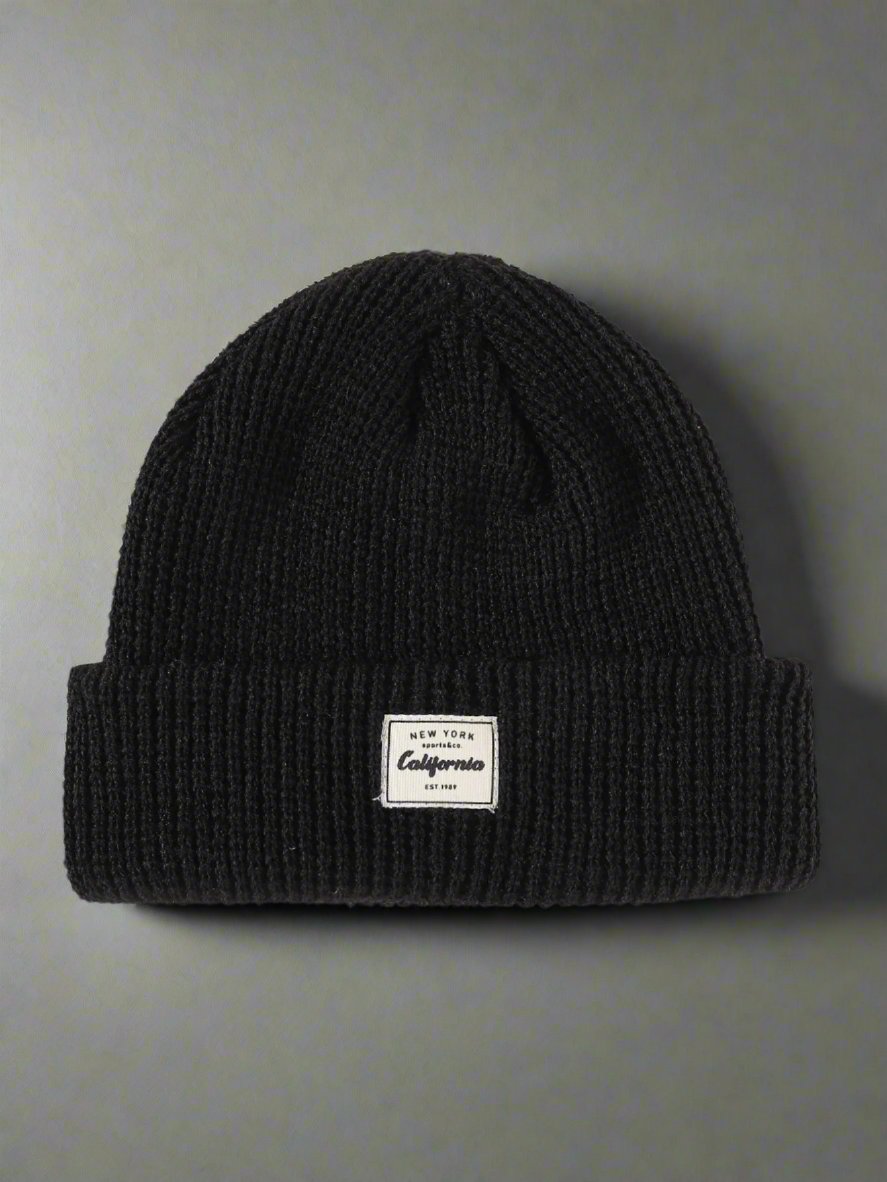 Classic Black California Beanie – Cozy Winter Style for Any Outfit