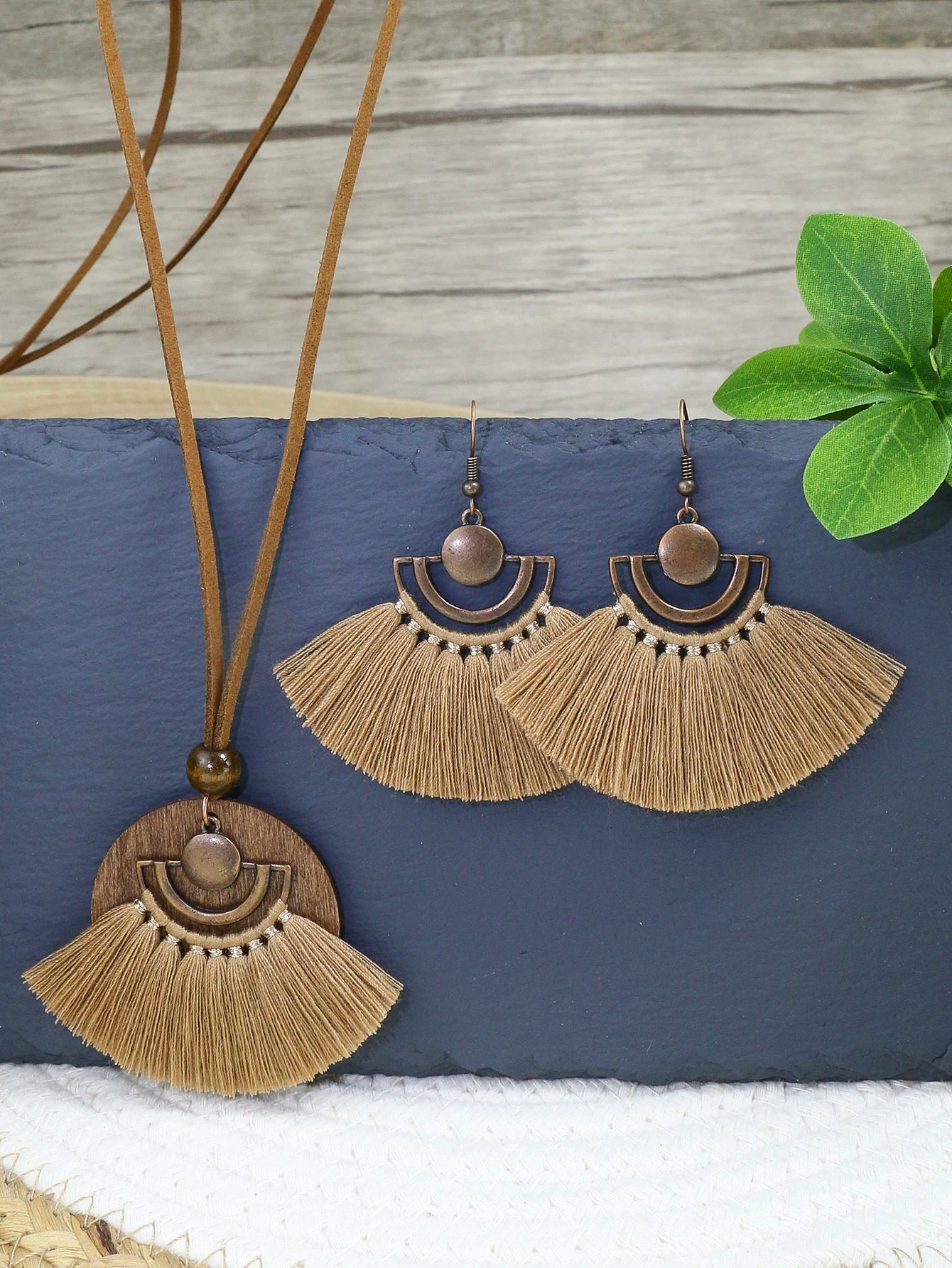 3pcs Bohemian Vintage Style: Necklace and Earring