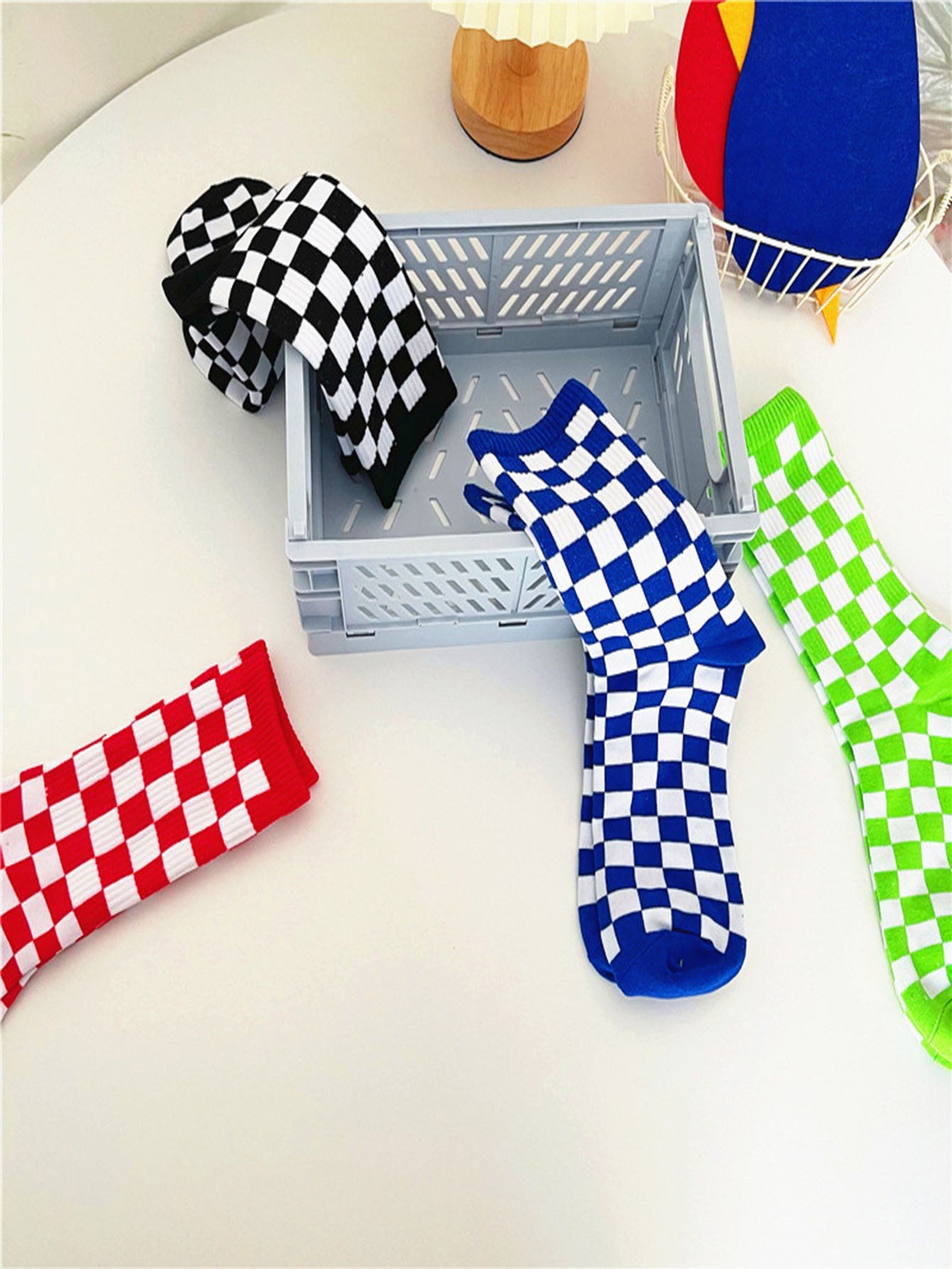 1 Pair Checkerboard Pattern Crew Socks – Bold and Comfortable