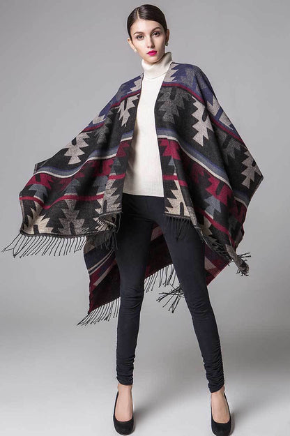 Aztec-Inspired Geometric Wool Poncho – Cozy & Stylish Wrap