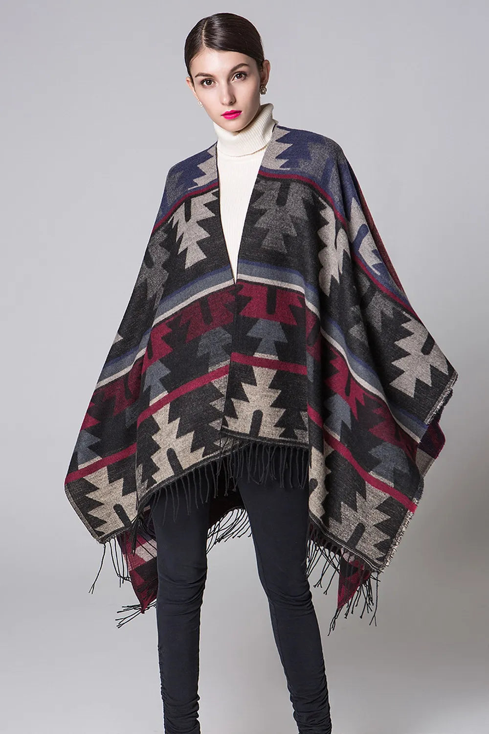 Aztec-Inspired Geometric Wool Poncho – Cozy & Stylish Wrap